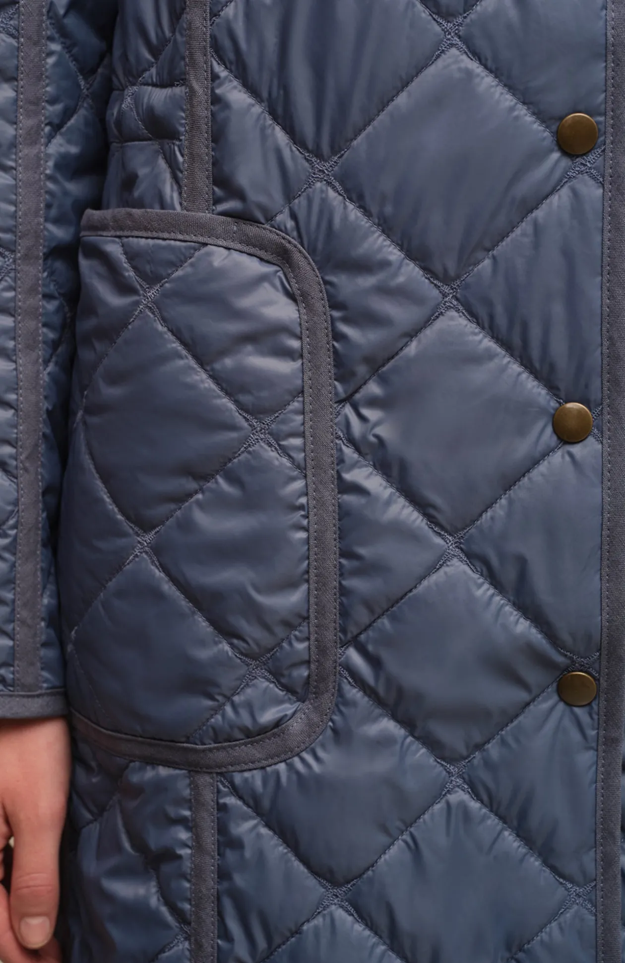 Julie Quilt Mantel